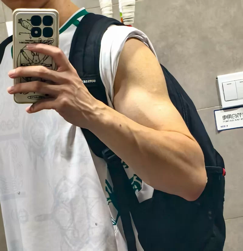 04男大185薄肌_海淀男模鸭子