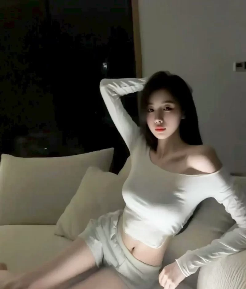 弹子石嫩妹柳一菲颜值高身材好_市区外围小姐