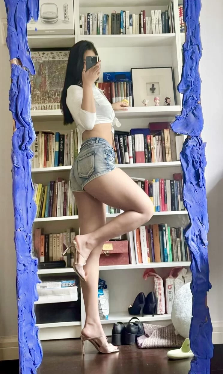 杭州一个很靠谱的鸡头，手里有学妹兼职_杭州外围小姐