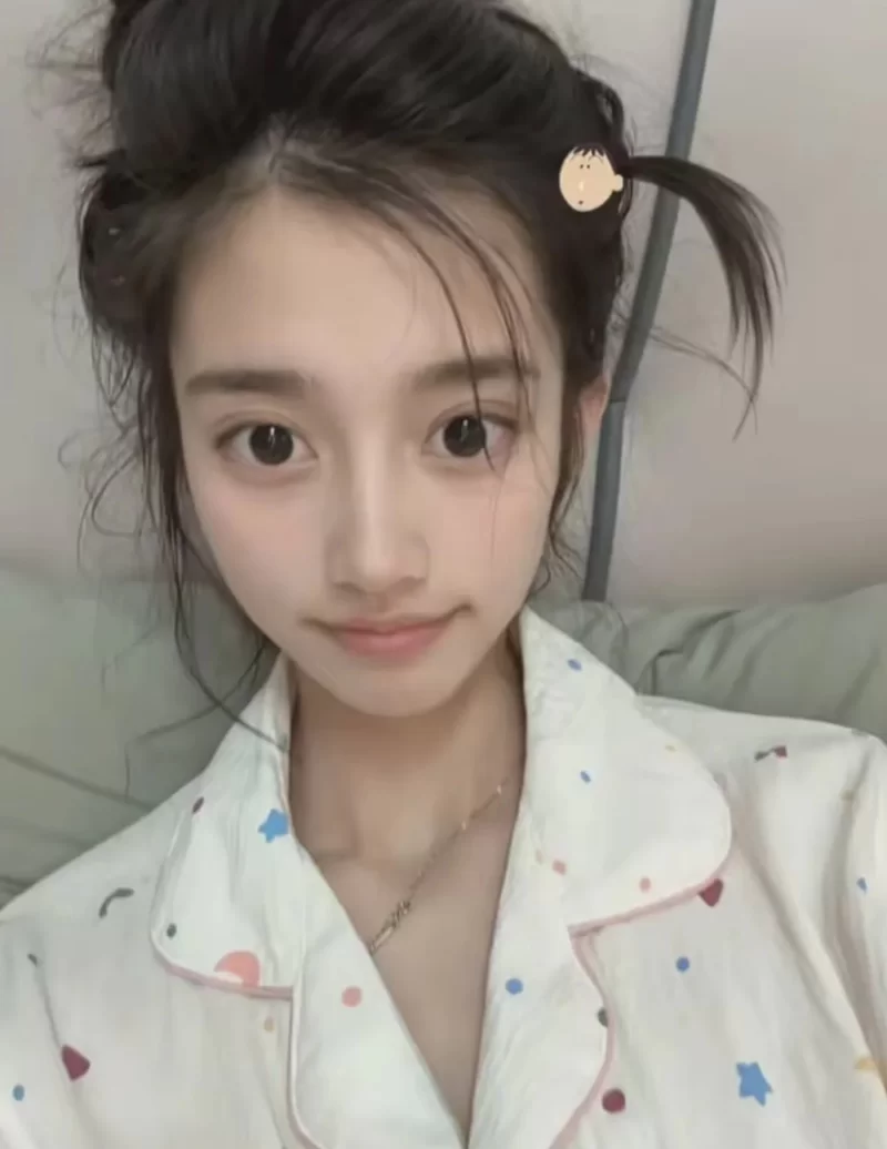 青羊区做兼职的萌妹子水儿_成都外围小姐