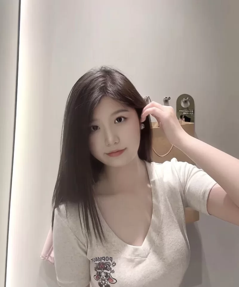 清纯女孩向荡妇蜕变中_静安外围小姐