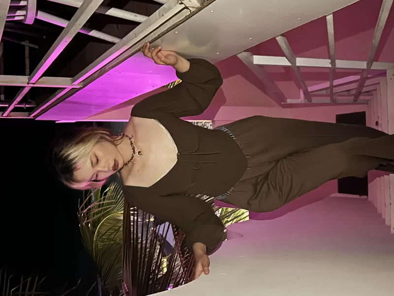 北京高挑母狗寻金主爸爸_普陀美女找金主