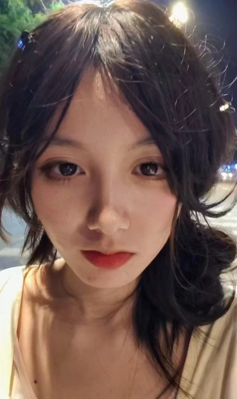 外貌清纯的兼职的学生妹_武汉外围小姐