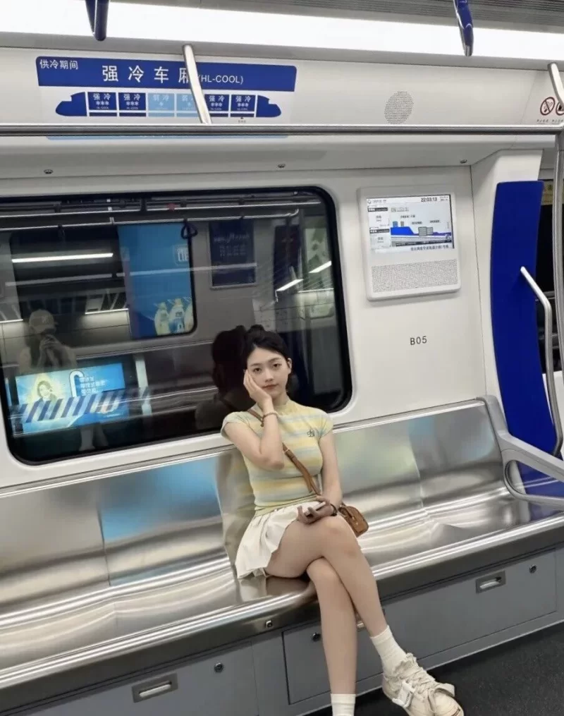 北京清纯女孩向荡妇蜕变中_朝阳外围小姐