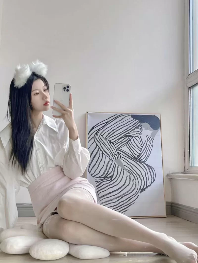 水嫩长腿蕾丝边白丝袜仙女姐姐黄岛也跑_青岛外围小姐