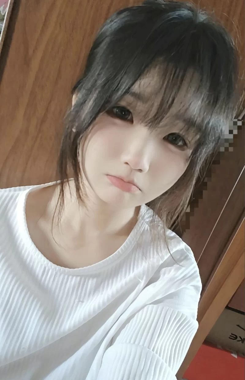 长相很可爱的兼职小妹_昆明外围小姐