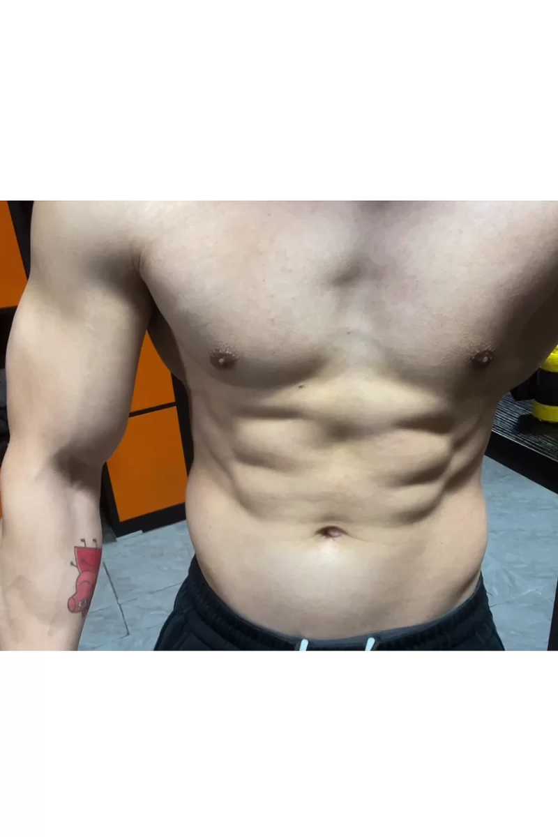 爱健身的肌肉男_杭州男模鸭子