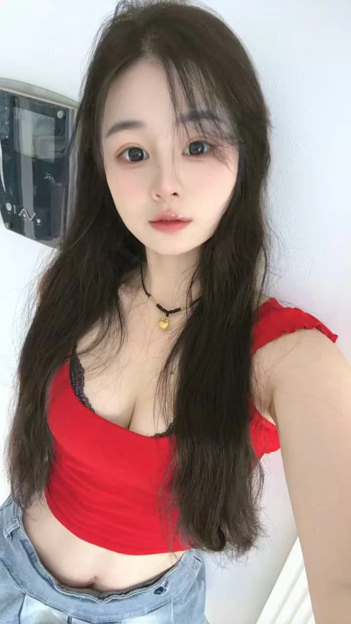 清纯妹子，温柔服务，女上爽的不行_广州外围小姐