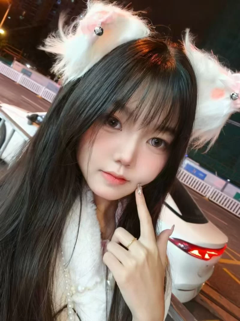 偶尔兼职的00后小妹_广州外围小姐