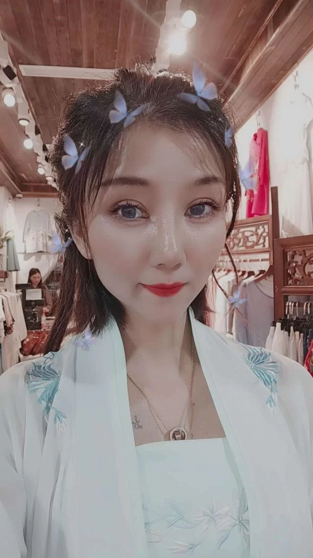 性感异域风情小姐姐_长沙外围小姐