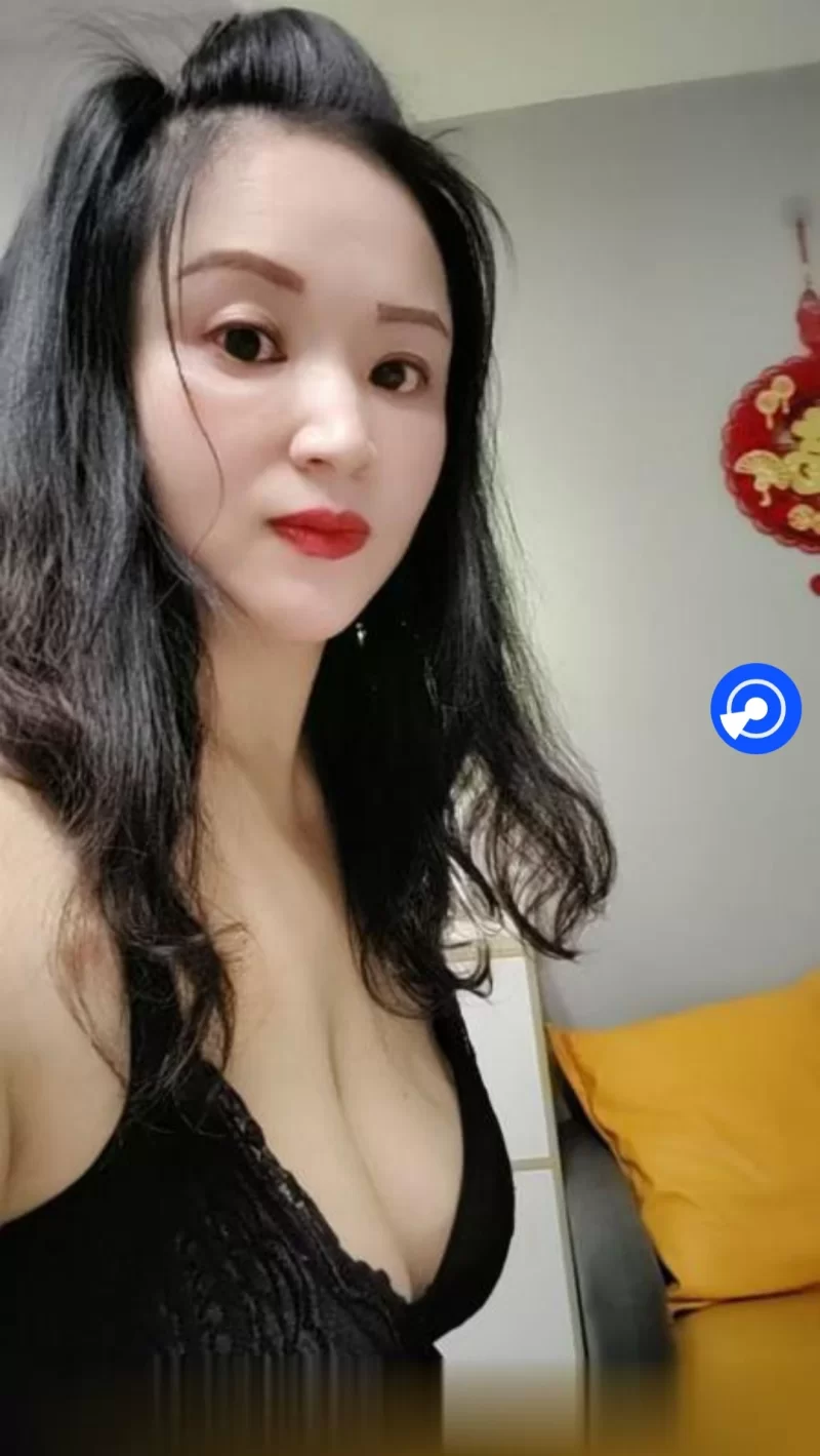 深圳宝安大奶文文_深圳外围小姐