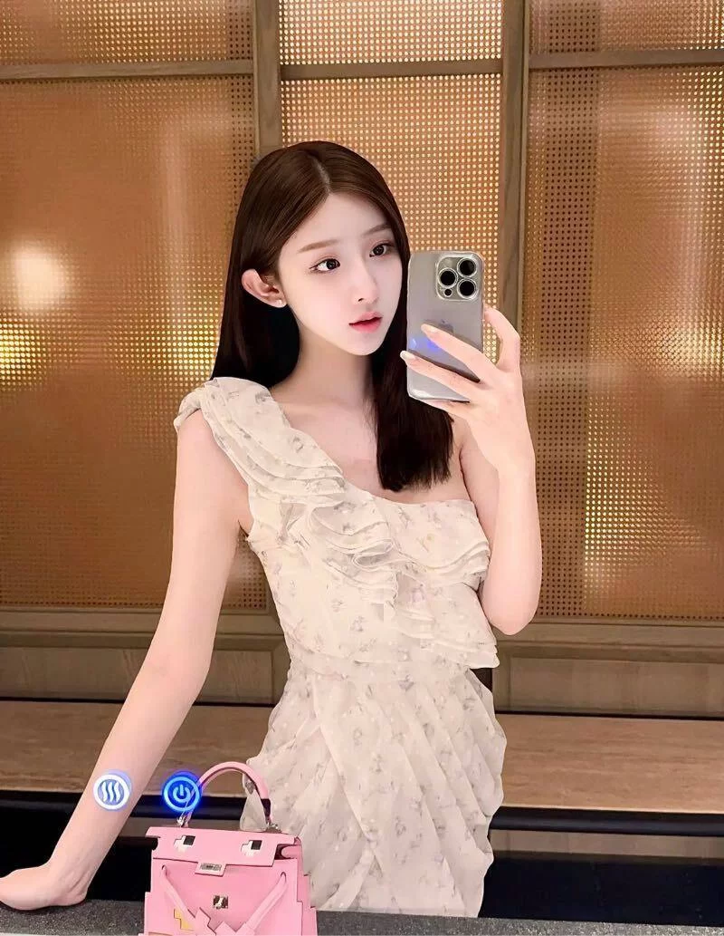 性感大奶翘臀极品美女_徐汇足浴洗浴