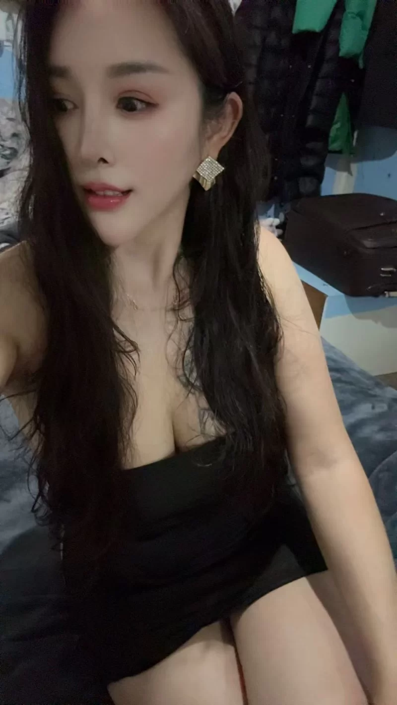 风骚大胸妹可上门_昆明外围小姐