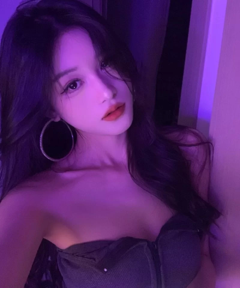 广东深圳外围学生妹胸大屁股翘爱吃小鸡鸡_深圳外围小姐