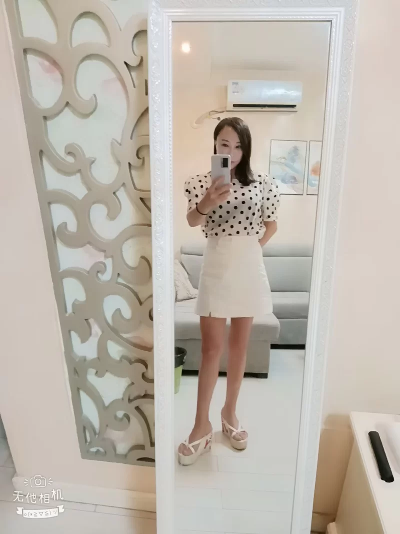 服务控芊芊_成都外围小姐