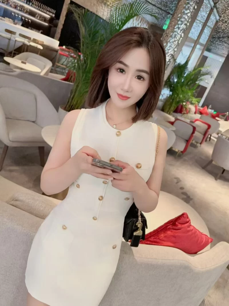 天然美乳依依_徐州外围小姐