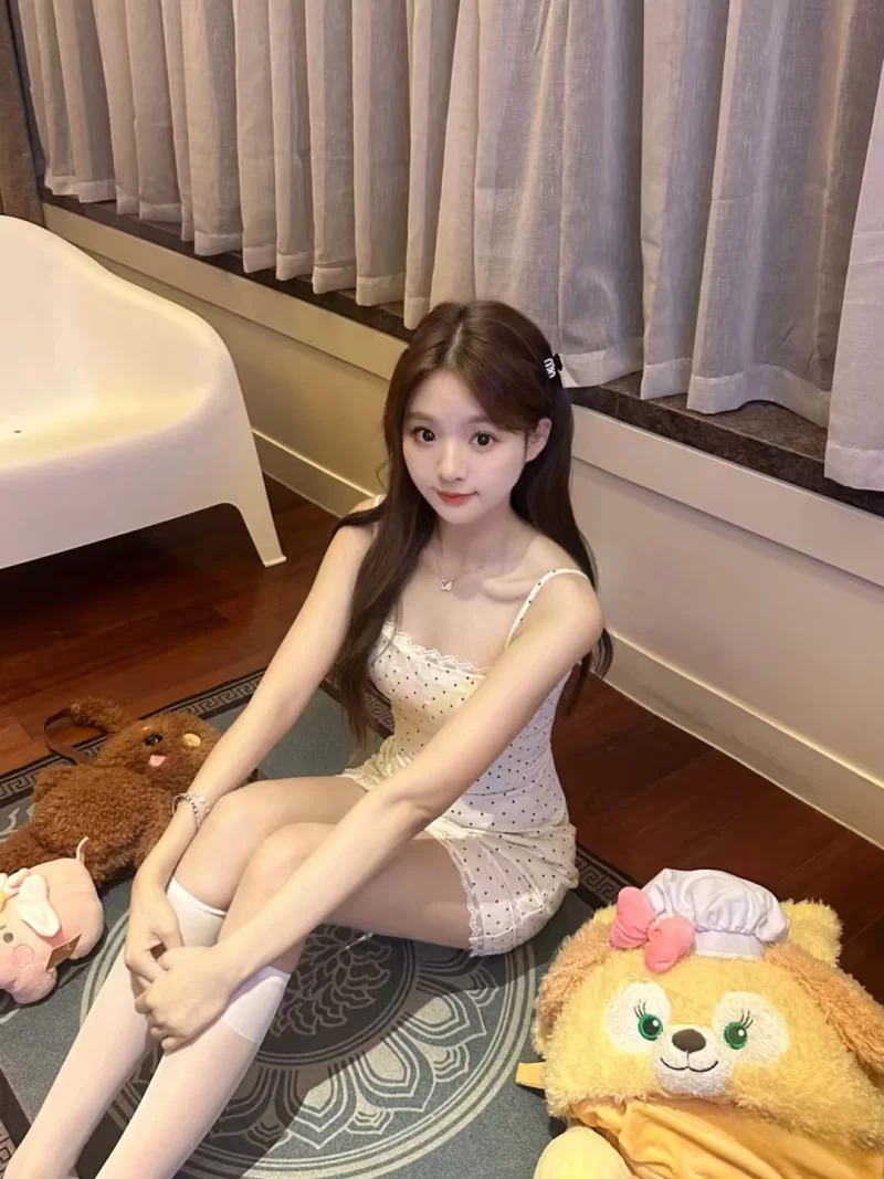 可爱小女生干的她叫爸爸_福州外围小姐