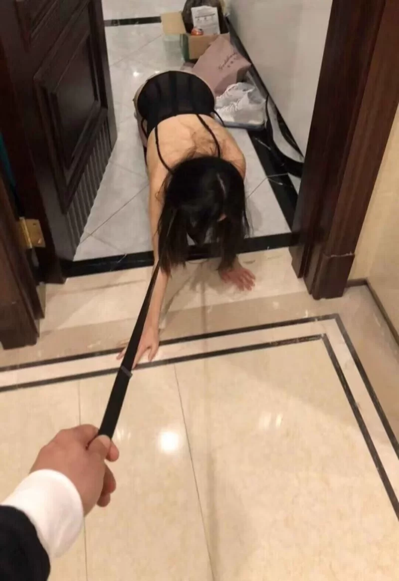 徐汇00后学生妹嫩模全裸海选会所_徐汇足浴洗浴