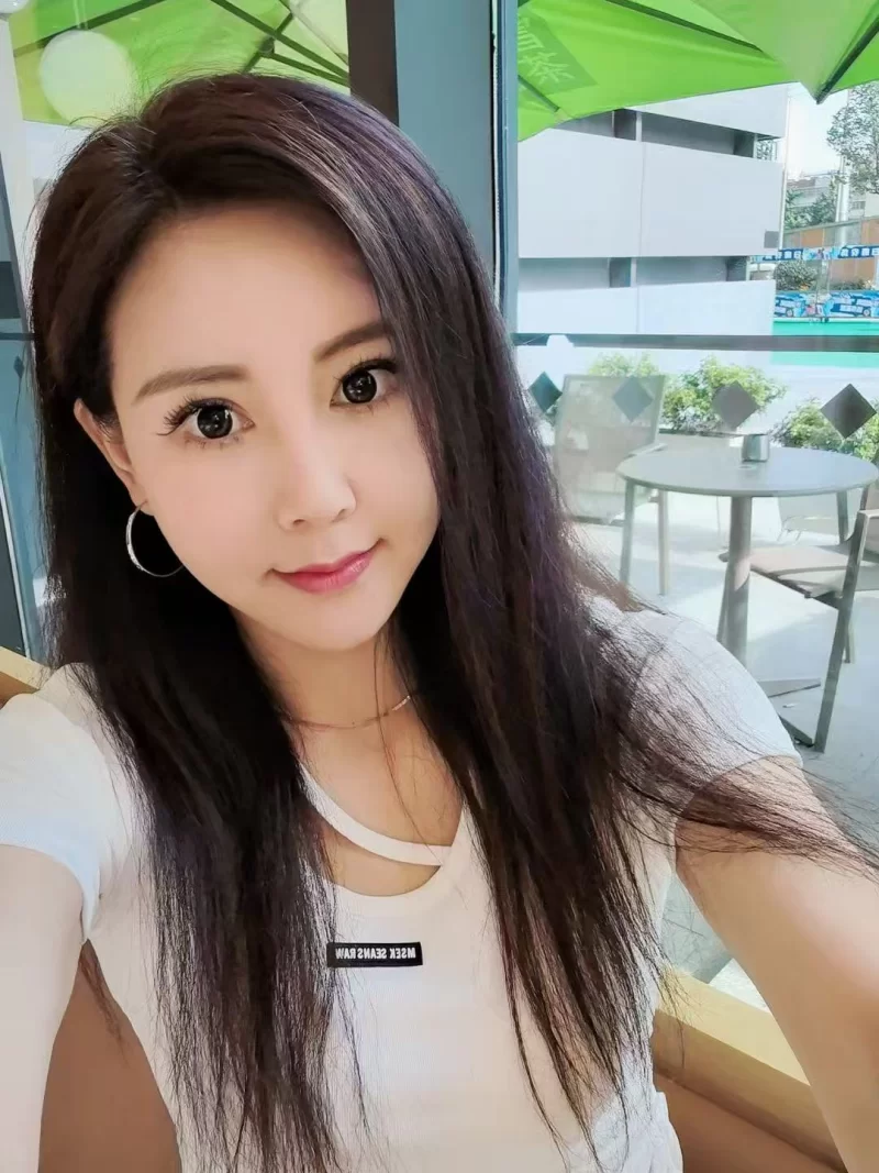 天然美乳御姐美美_大连外围小姐