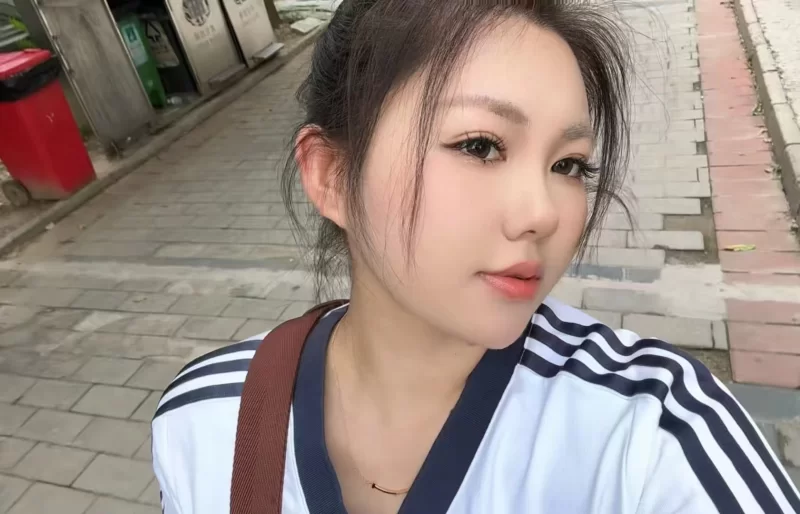 能夹 会吸 活儿好00后小美女_丰台外围小姐
