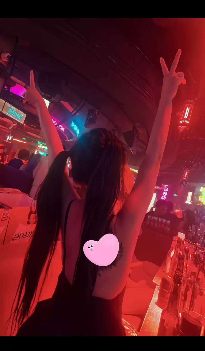 青羊区嫩妹，水多活好，不装，女友级体验_成都外围小姐