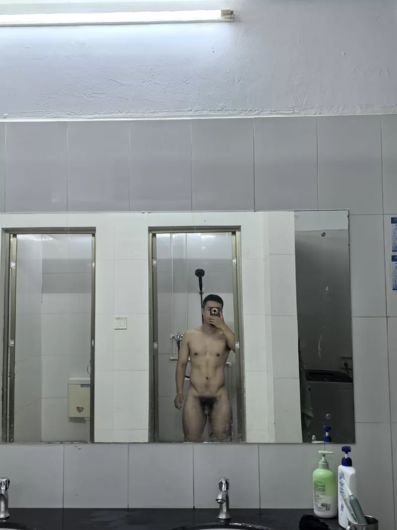 江门活好颜值男_江门男模鸭子