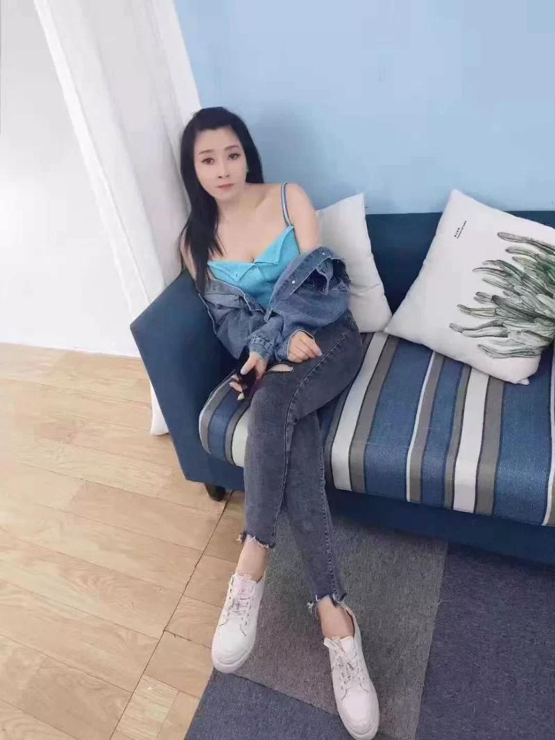 性感少妇可乐_福州外围小姐