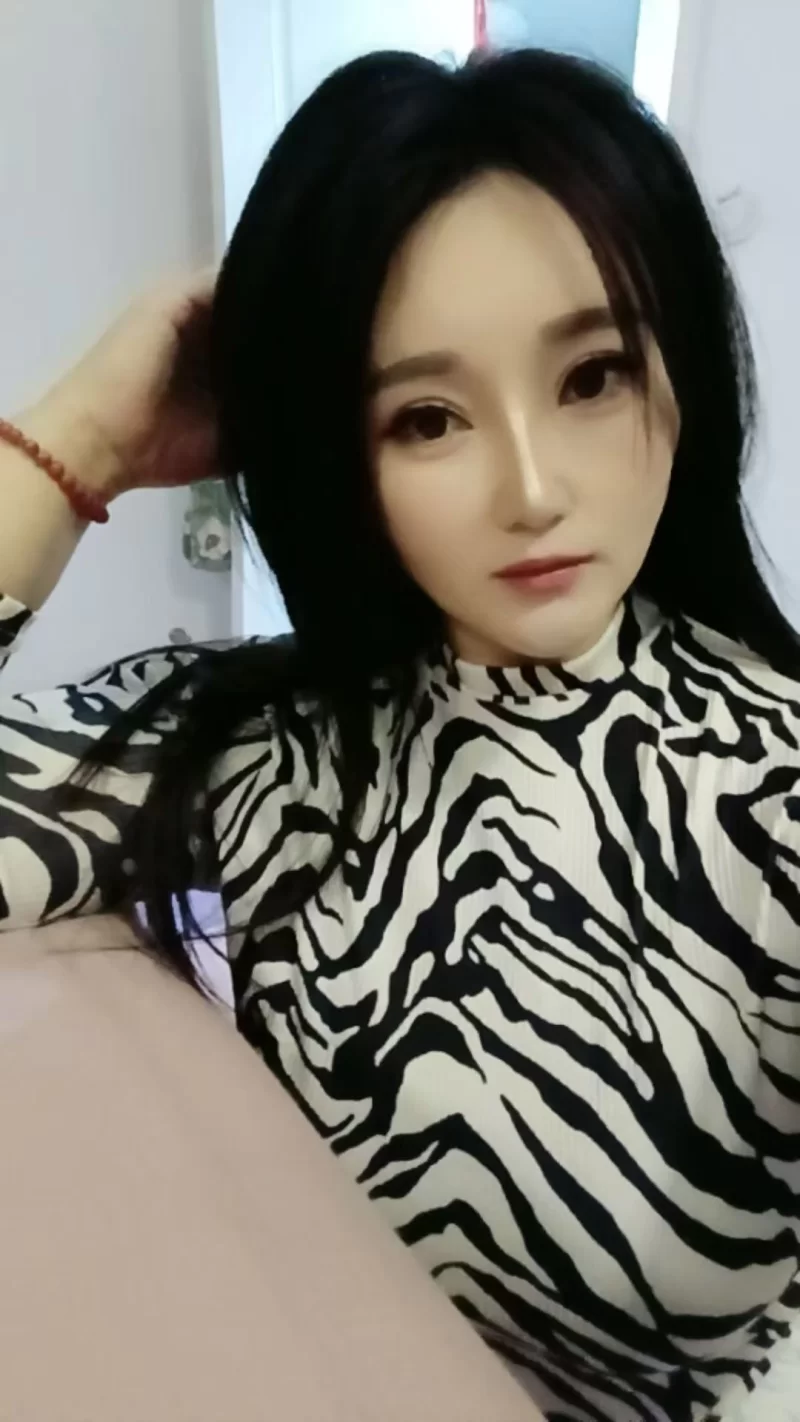 天然美乳御姐_南京外围小姐