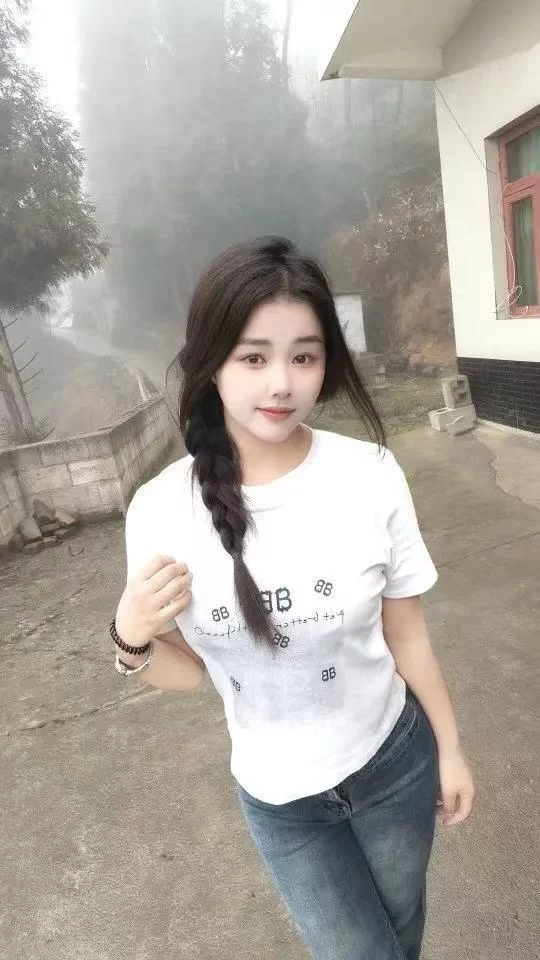 广州气质女孩性感女神化身_广州外围小姐