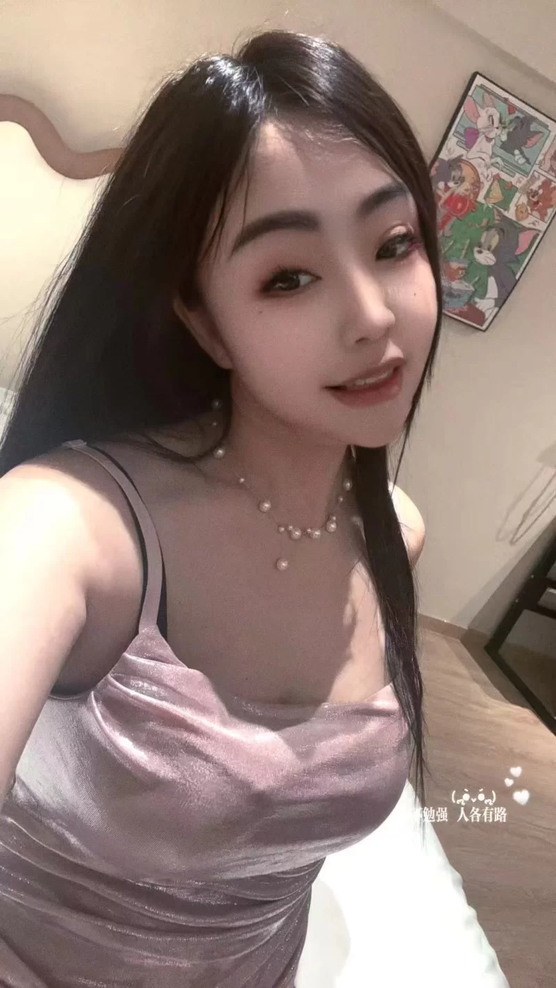 大胸美女服务好_市区外围小姐