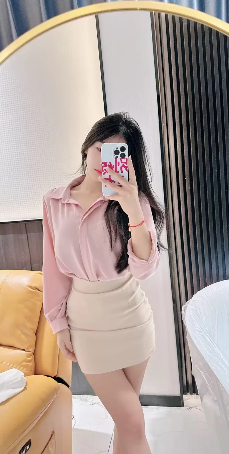 海淀23岁年轻美甲师，刚毕业没多久_朝阳外围小姐