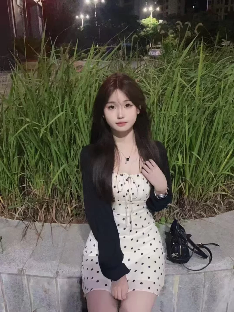 可爱00后_杭州外围小姐