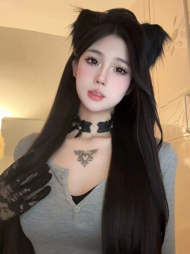 魅魔纹小菲，床上反差热情似火_浦东外围小姐