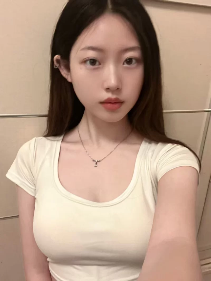 天然美乳极品妹子_成都外围小姐