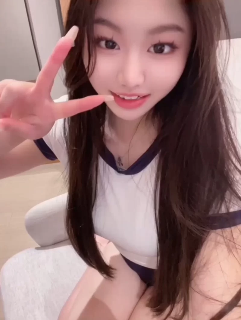 各种姿势尤物大胸妹_太原外围小姐