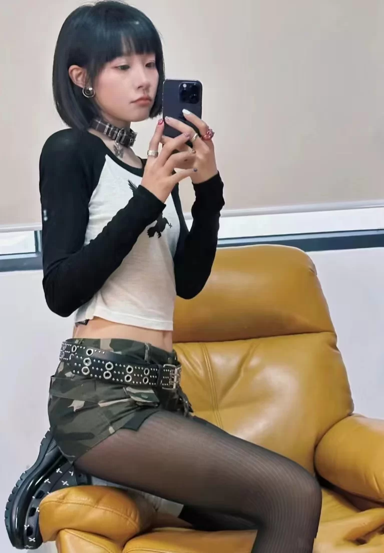 女友般娇羞美女_南京外围小姐