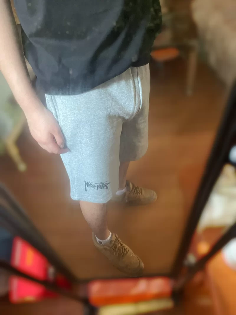 本科毕业没工作生活所迫，有经验_南京男模鸭子