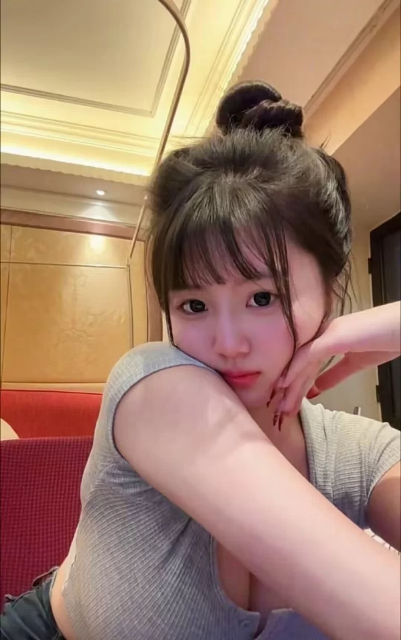 性感蜜桃臀小妹很销魂_广州外围小姐