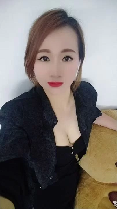 江夏新人小黎_广州外围小姐