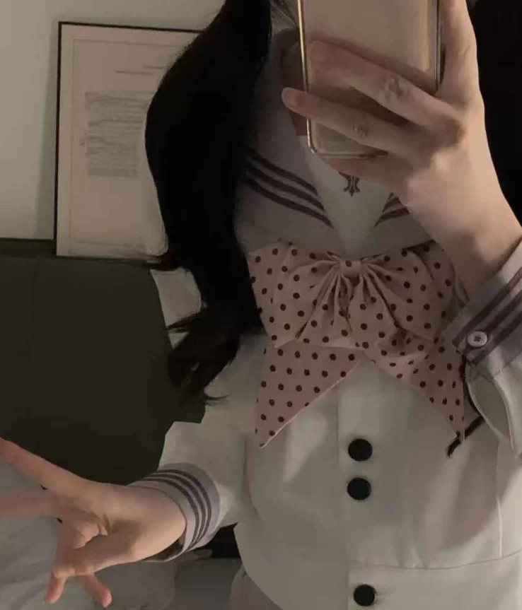 元气可爱JK妹带房兼职爱玩反差_徐汇外围小姐