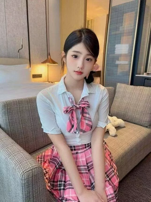 身材妖娆的女孩_丰台外围小姐