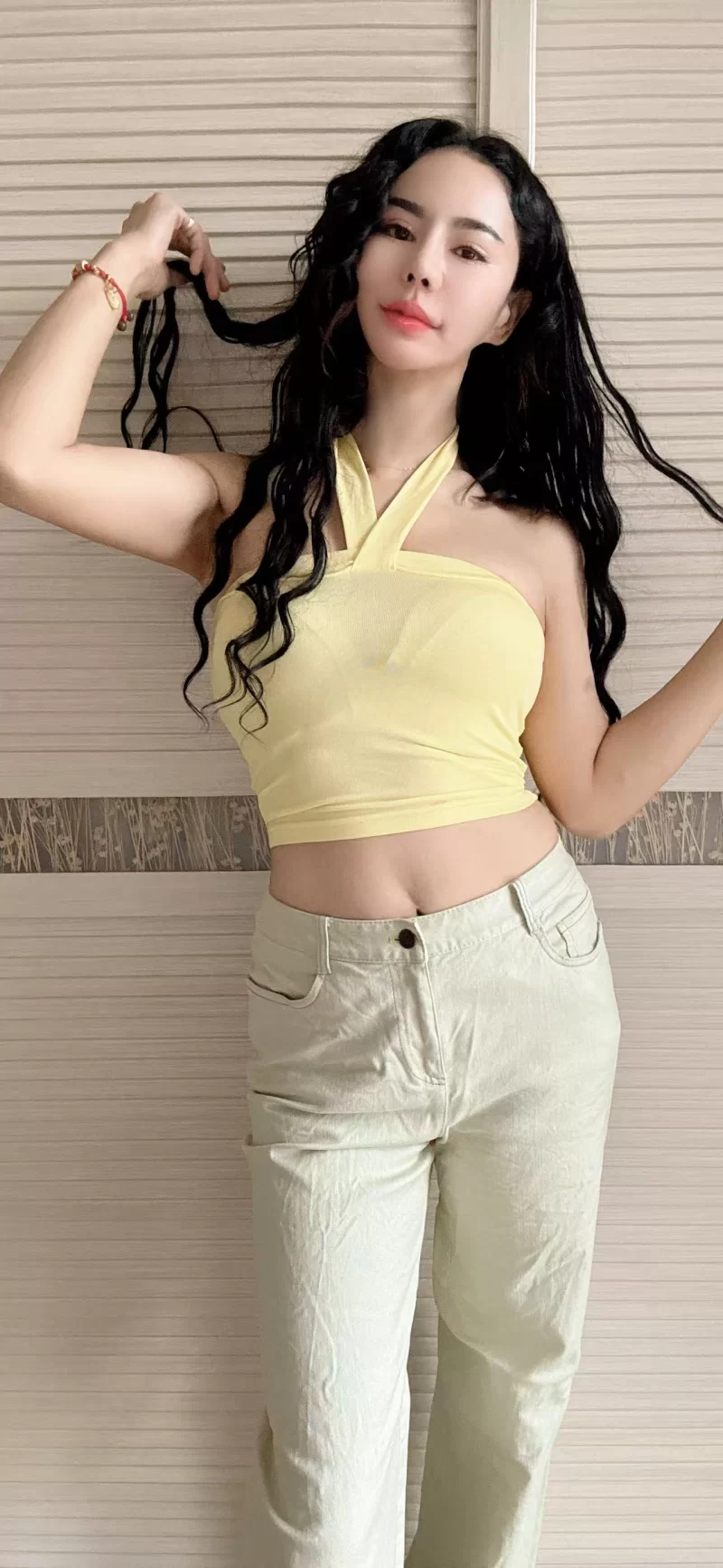 大胸苗条浪女_苏州外围小姐