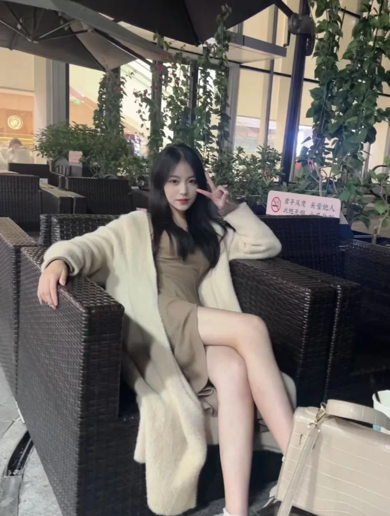 南京兼职嫩妹胸大腰很细，皮肤吹弹可破_南京外围小姐