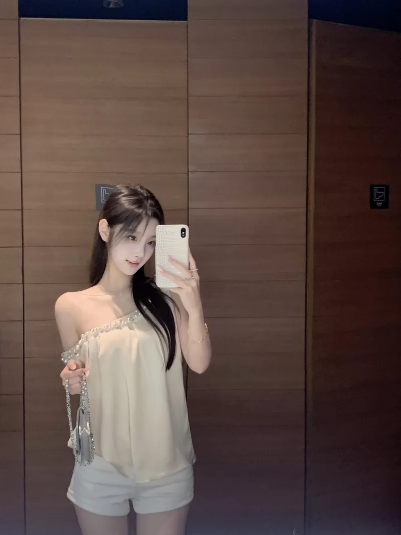 新来学生妹听话乖巧听话懂事_市区外围小姐