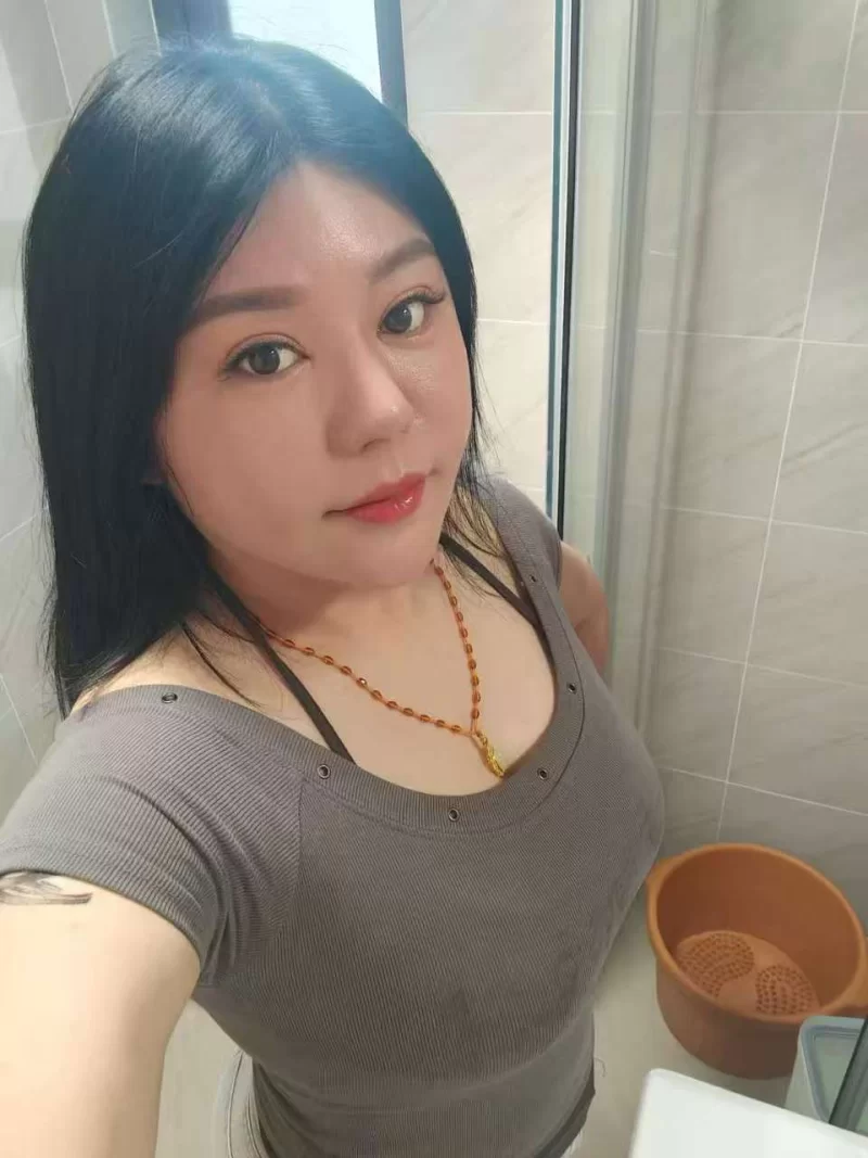 活好价格低，丰满少妇雪儿_南京外围小姐