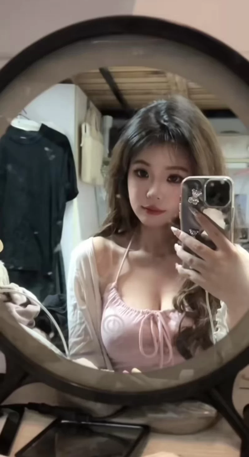 身材甜美火辣小姐姐_朝阳外围小姐