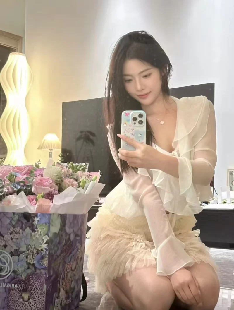 上海白虎模特兼职_浦东外围小姐