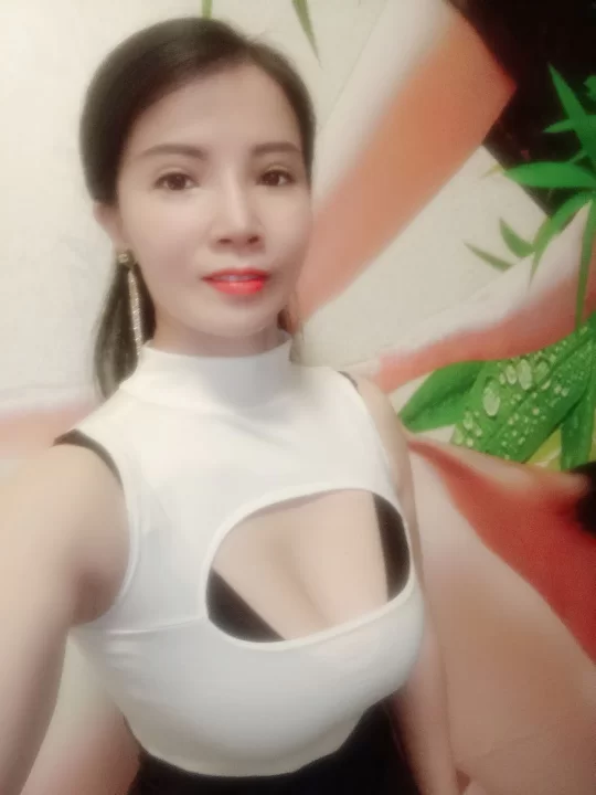 坂田SM小小_深圳外围小姐