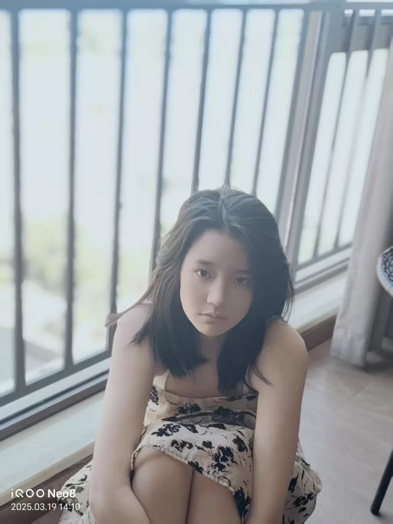 海珠18岁小美妞_广州外围小姐