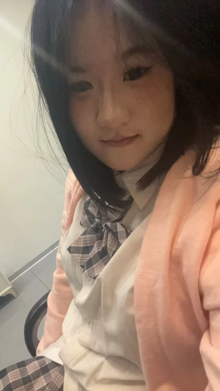 18岁学生妹冲冲冲_太原外围小姐